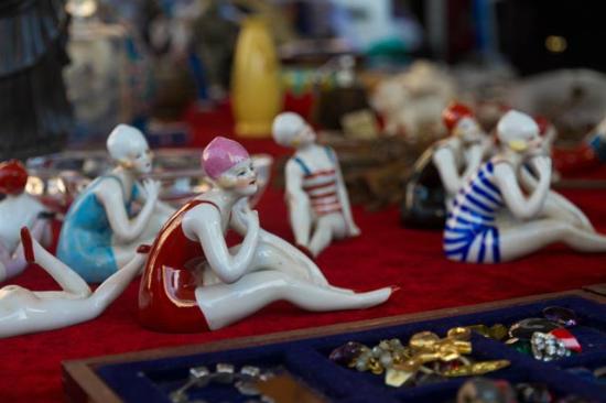 Review: Vanves Flea Market (Paris, France)
