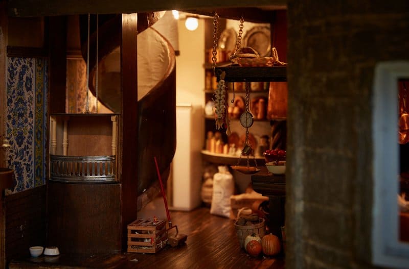 astolat dollhouse castle inside