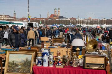 Munich Theresienwiese Flohmarkt
