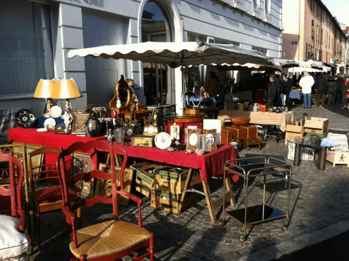 Annecy-Vieux-Quartier-Flea-Market