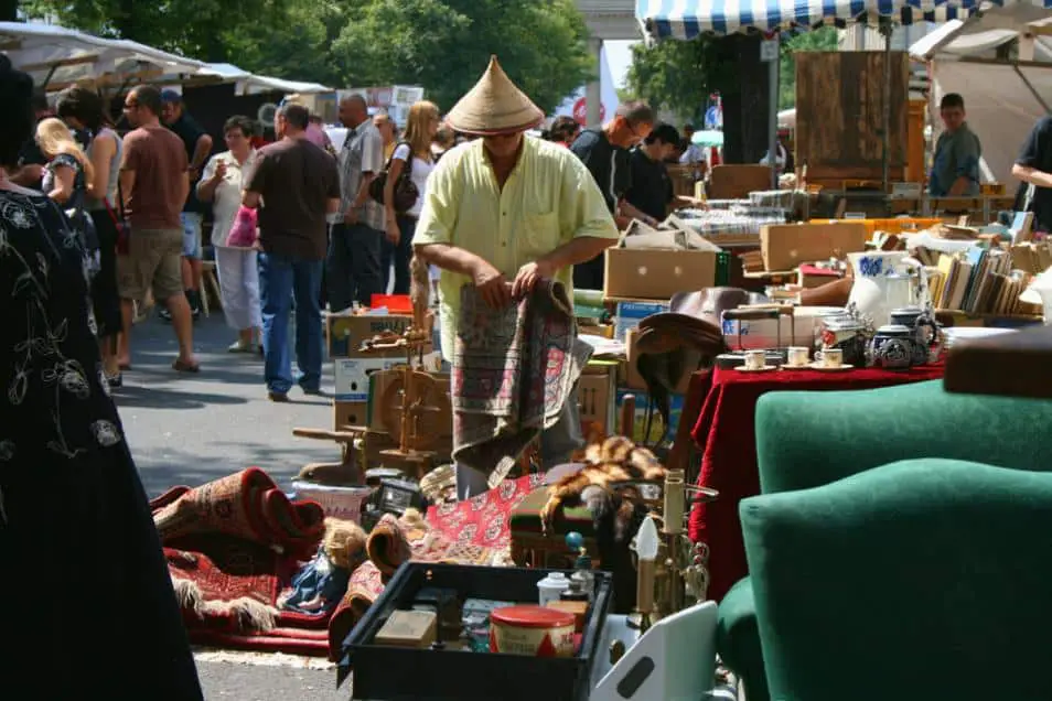 Straße-des-17-Juni-Flea-Market