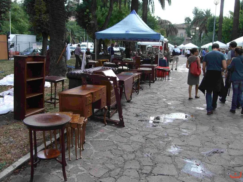 Piazzale delle Belle Arti flea market Rome - Best flea markets Rome