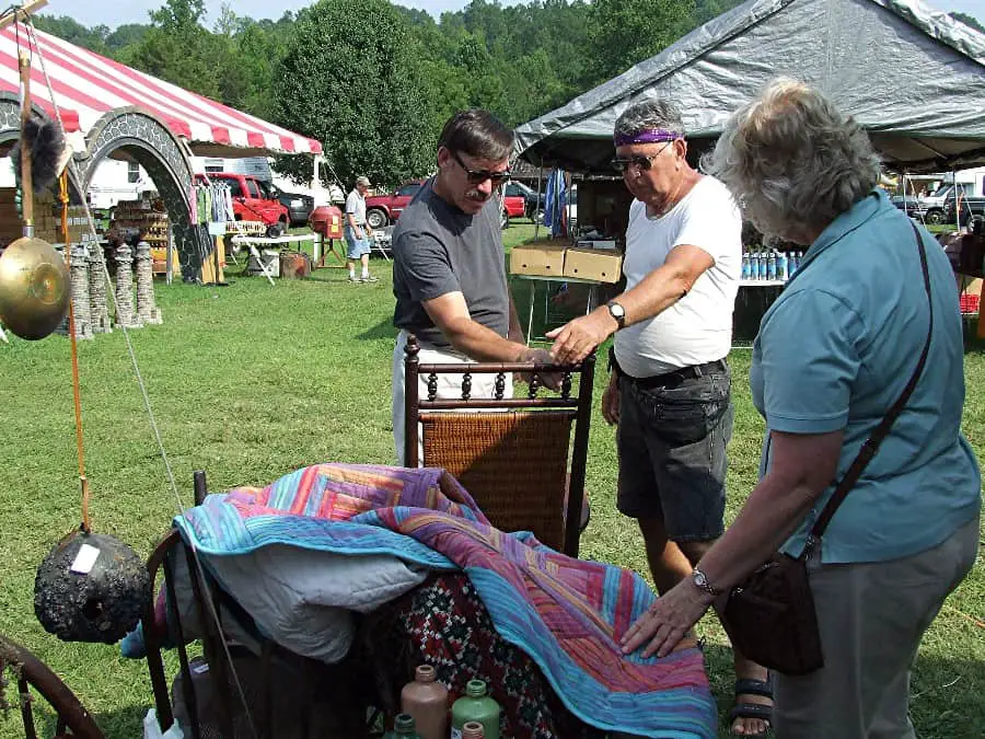 127 Corridor Sale flea market - (c) by Hood Ornaments