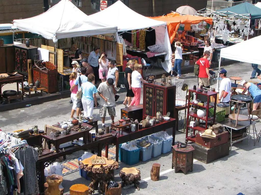 Hells Kitchen Flea Market c by IseFire