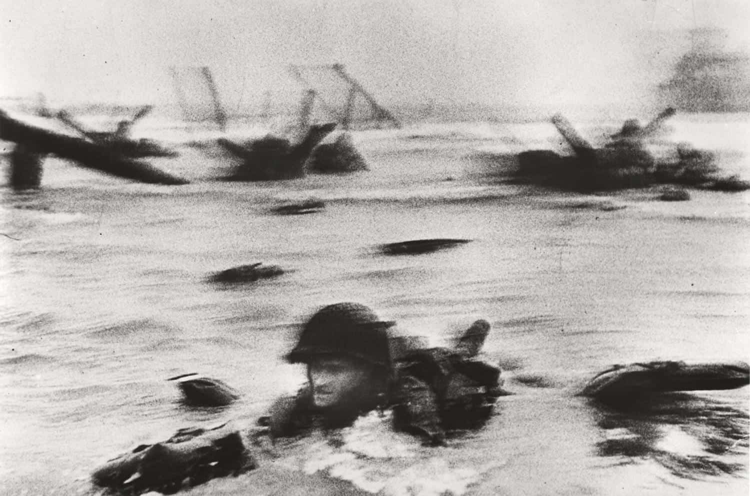 robert-capa-war-photographer-d-day-landings-omaha-beach-normandy