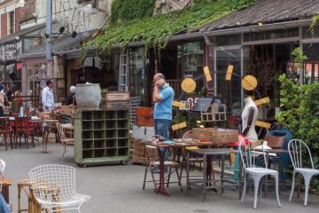 Paris flea markets: antique stores at St Ouen flea market / Puces de Clignancourt