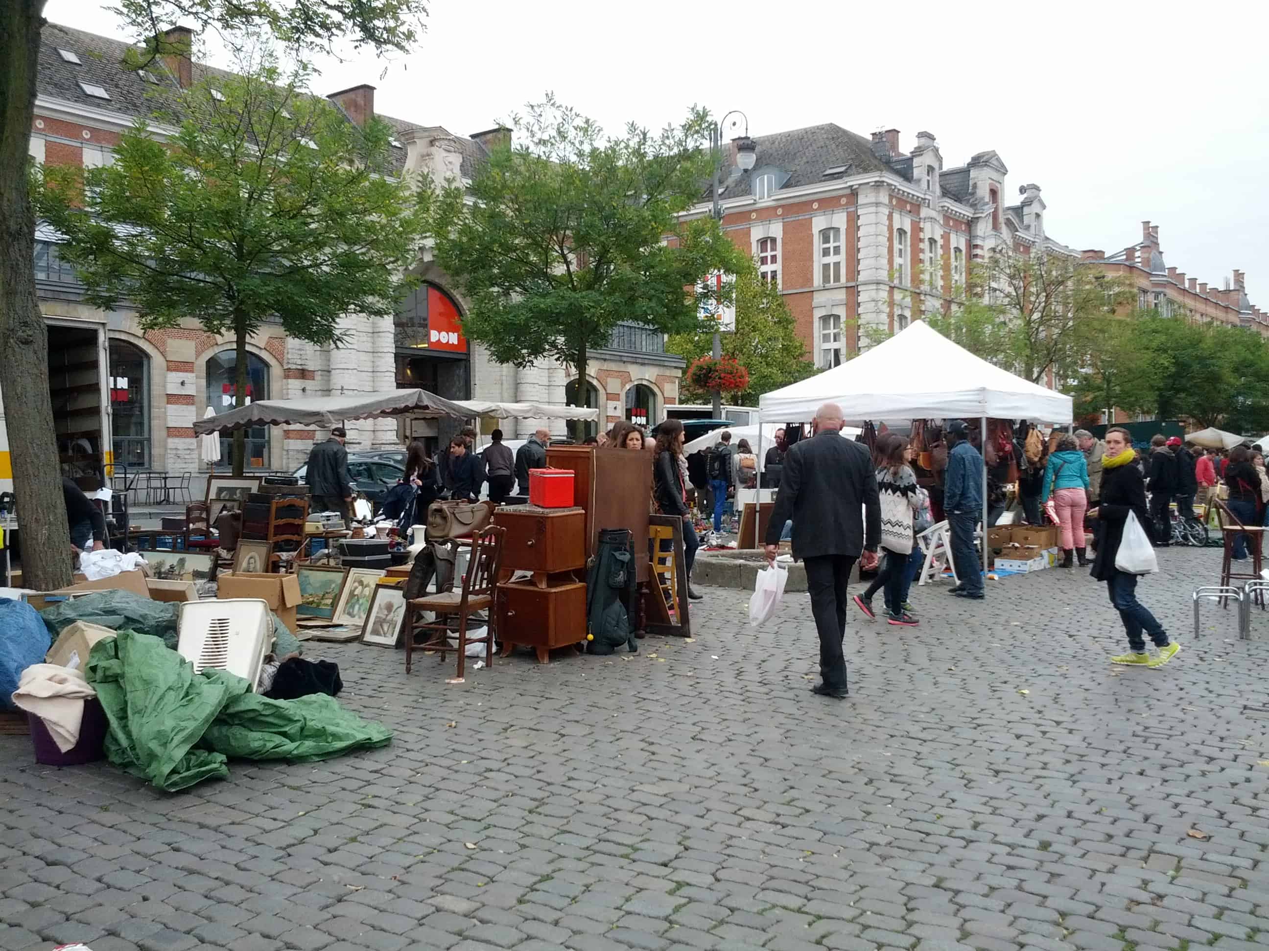flea market Brussels Place du Jeu de Balle 009