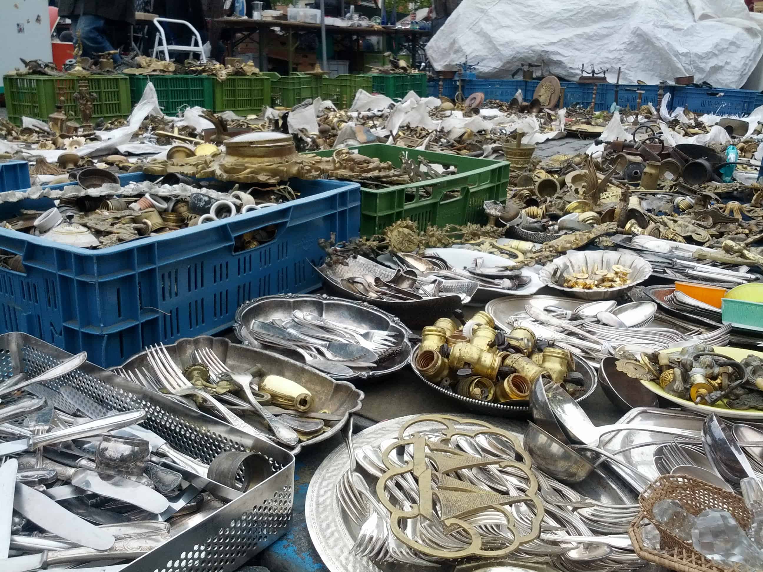 flea market Brussels Place du Jeu de Balle 015