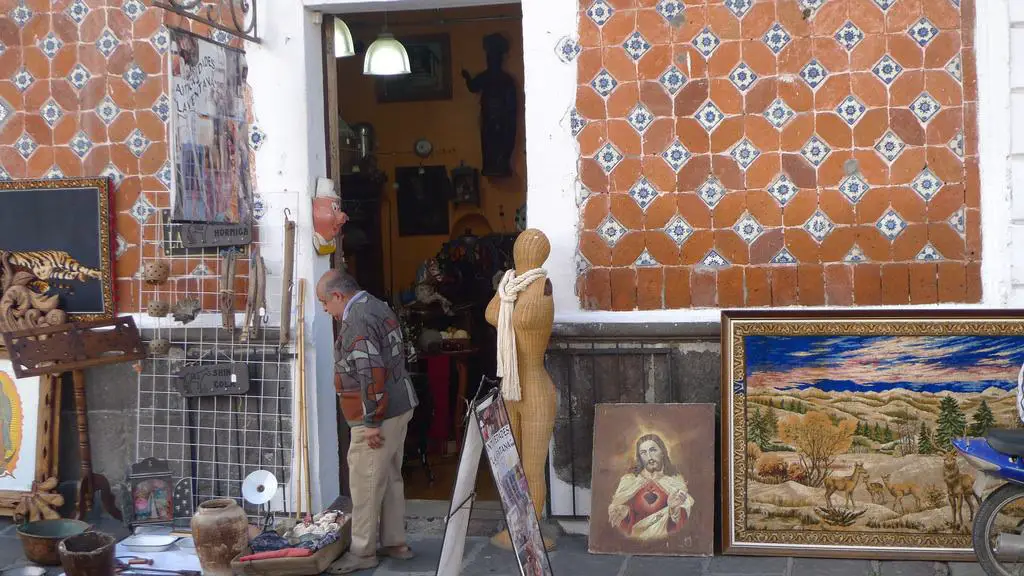 view from la Lagunilla flea market mexico city