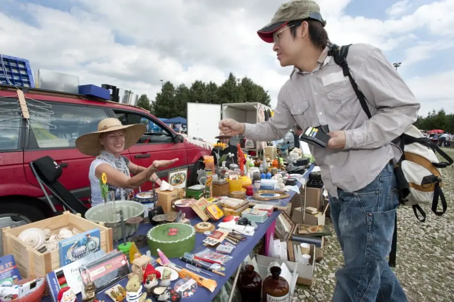 Flohmärkte in München - Flohmarkt Riem Trödeln mit Tradition ... © sueddeutsche.de