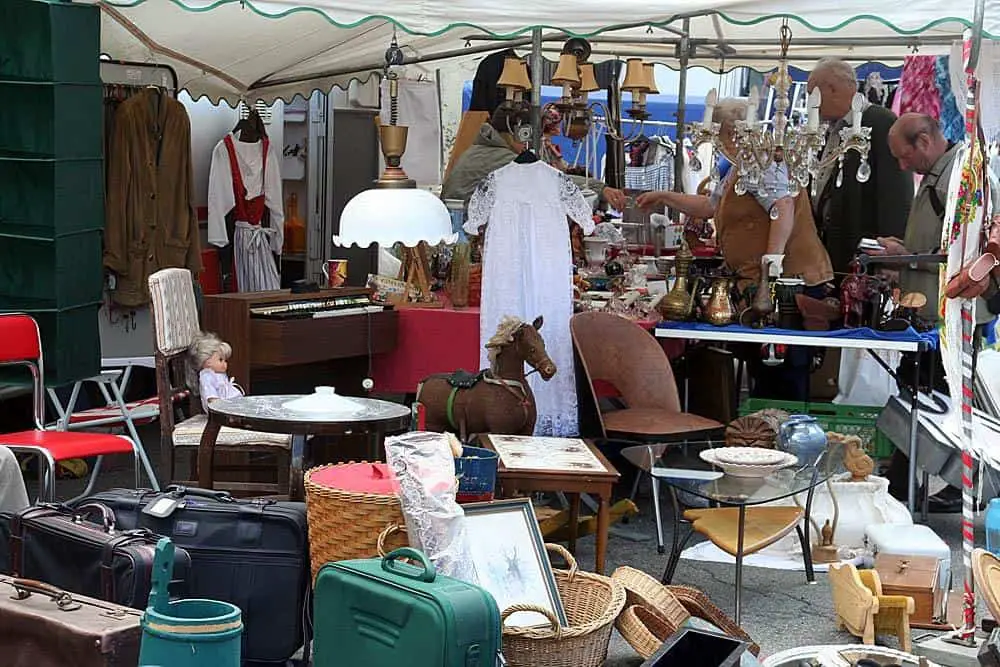 Mehrzweckplatz flohmarkt