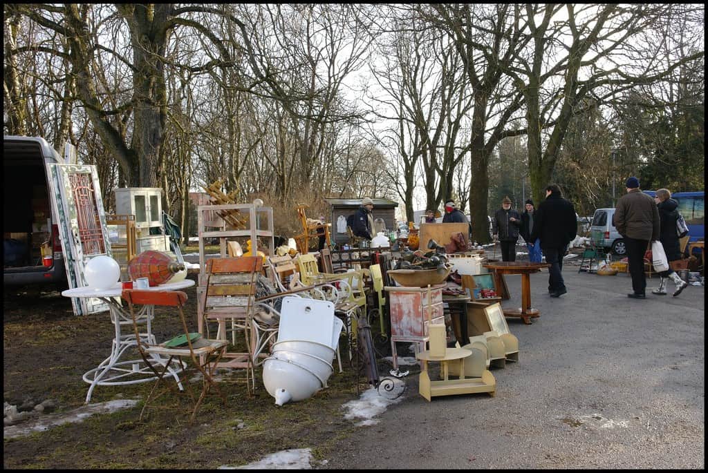 sim. Trabrennbahn Daglfing flea market Munich 4