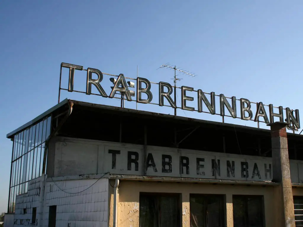 © sim. - Trabrennbahn Daglfing flea market Munich