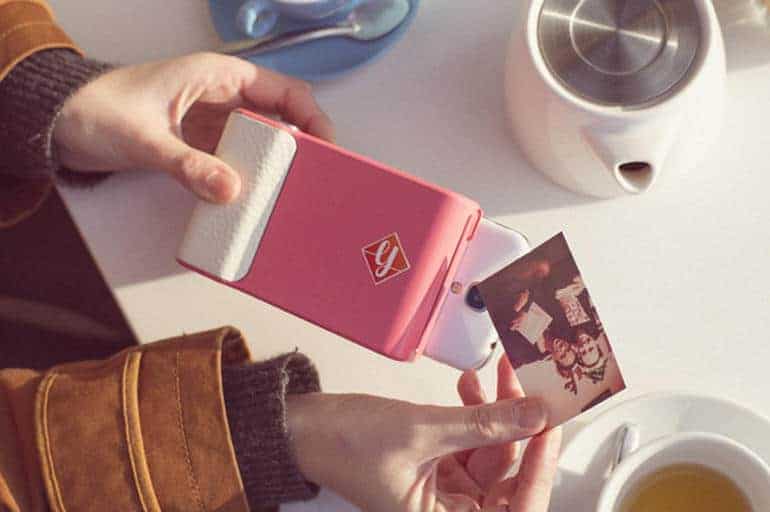 Prynt turns your smartphone into a Polaroid camera -006