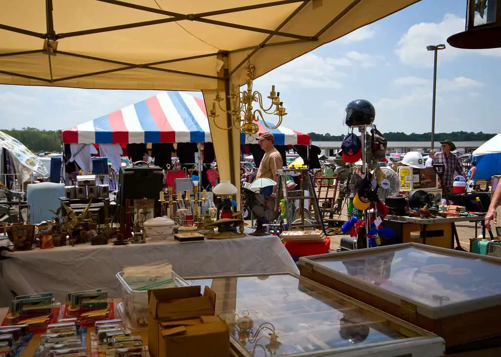 Tim Fitzwater Hartville Flea Market OH 001