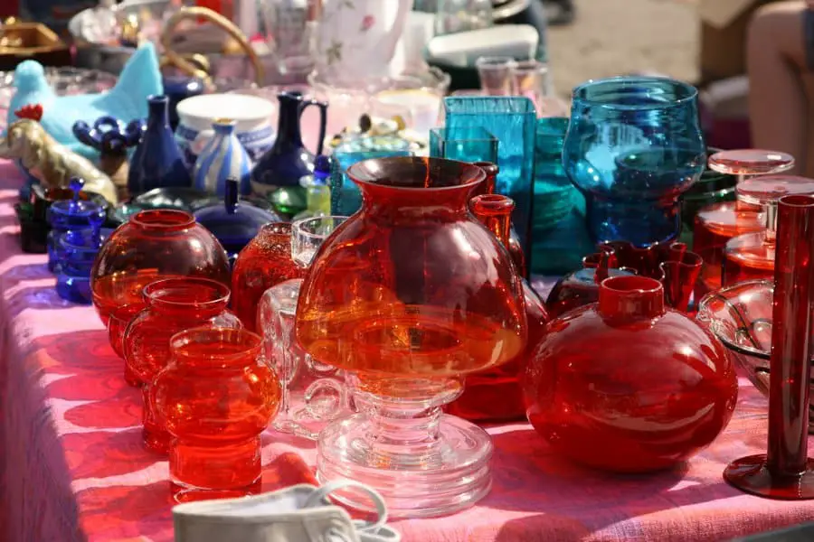 Magnus Franklin Helsinki Hietalahdintori flea market Multicoloured glassware