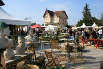 marché à la brocante et aux antiquités Isle sur la Sorgue 2