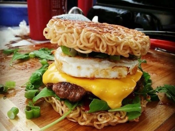 Noodle burger