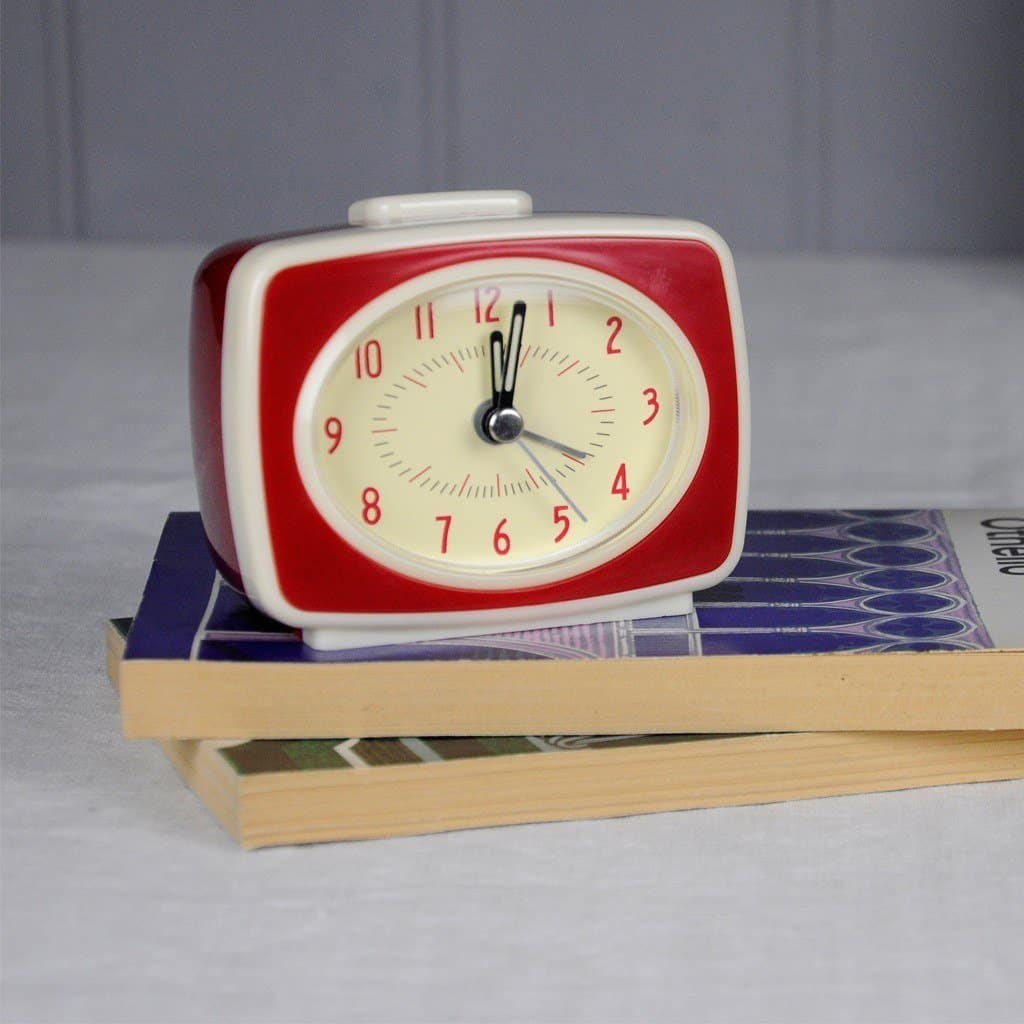 retro-tv-style-red-alarm-clock-24954-lifestyle