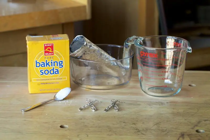 cleaning silver baking soda