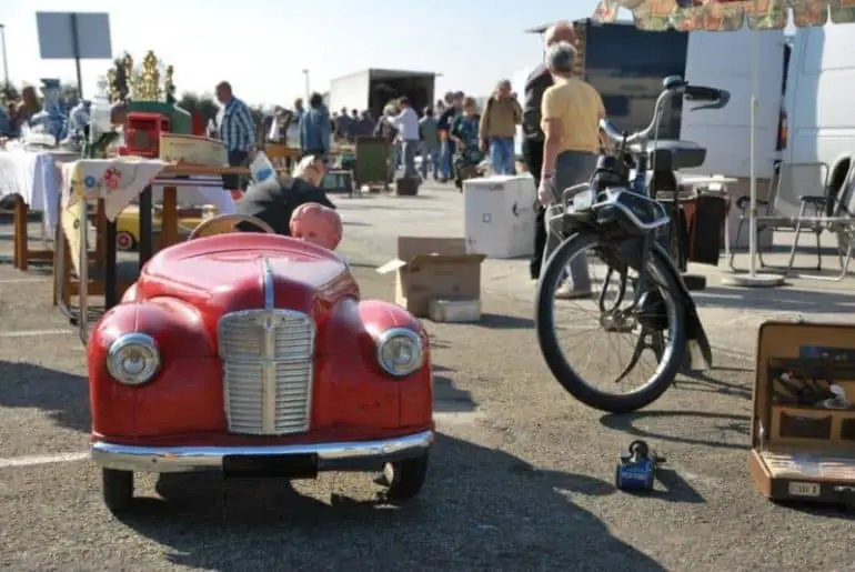 17 Summer Flea Markets And Antique Shows You Should Visit In Europe
