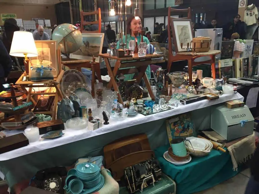 Sunday Antique Market - Flea Markets in Ontario