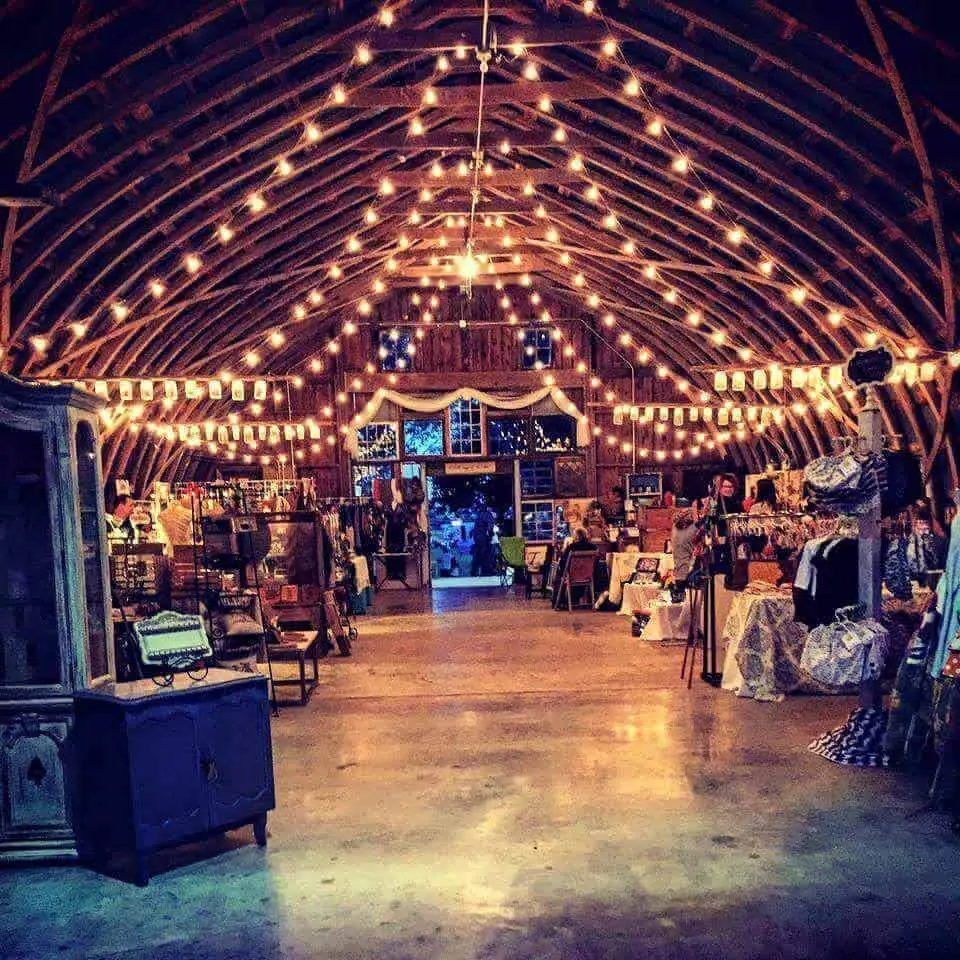 The Barn flea market©thebarniowa.com