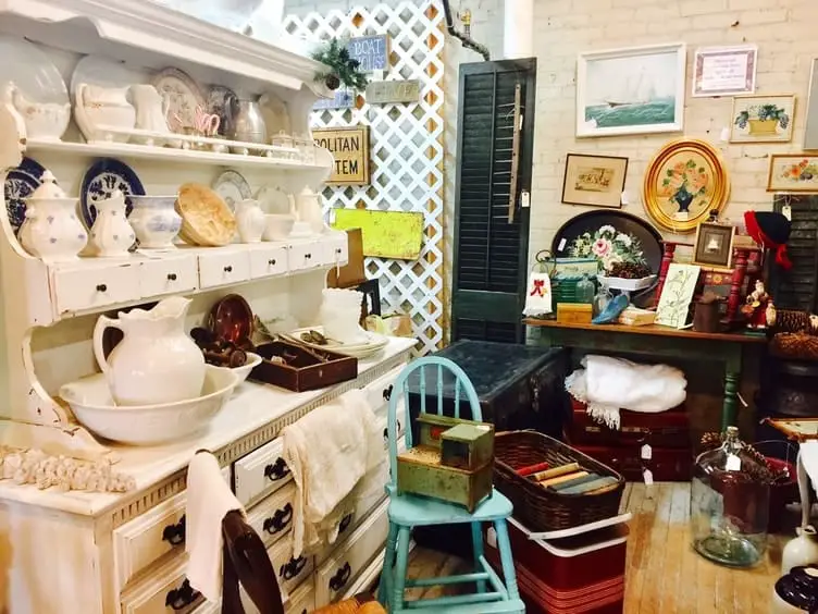 Best Flea Markets in Connecticut: Antiques on the Farmington©Antiques on the Farmington Website