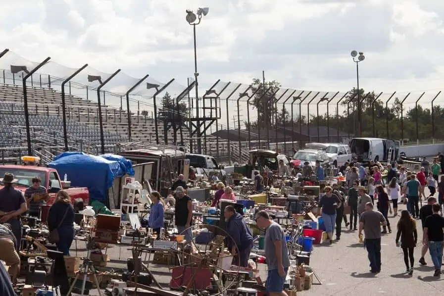 Flat Rock Speedway Flea Market photo by Joe Pagane 2