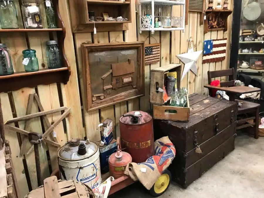 Persnickety Antique Mall and Flea Market © Persnickety Antique Mall and Flea Market Facebook