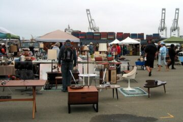 Alameda Point Antiques Faire, Alameda, California