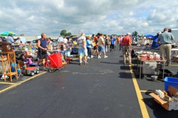 Caesar Creek Flea Market Ohio photo by E. Zeller of here4now.typepad.com