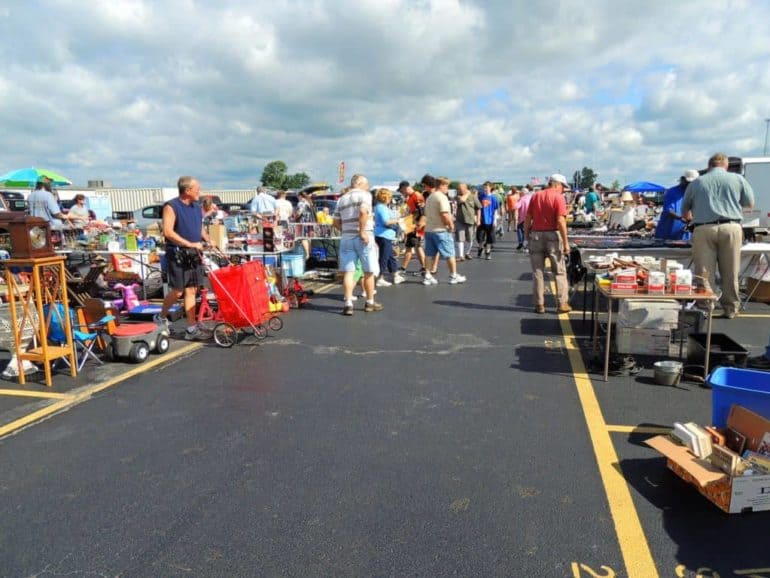 Caesar Creek Flea Market An Ohio Vintage Shopping Destination Flea