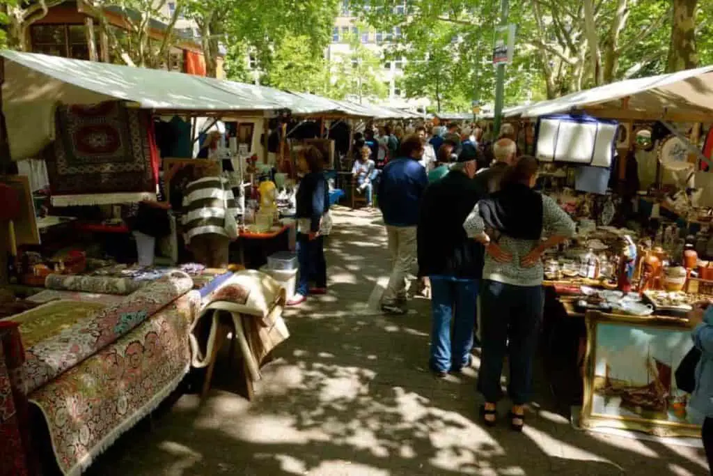 Flohmarkt Fehrbelliner Platz Berlin