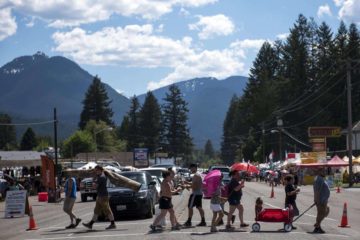 Packwood flea market copyright chronline.com