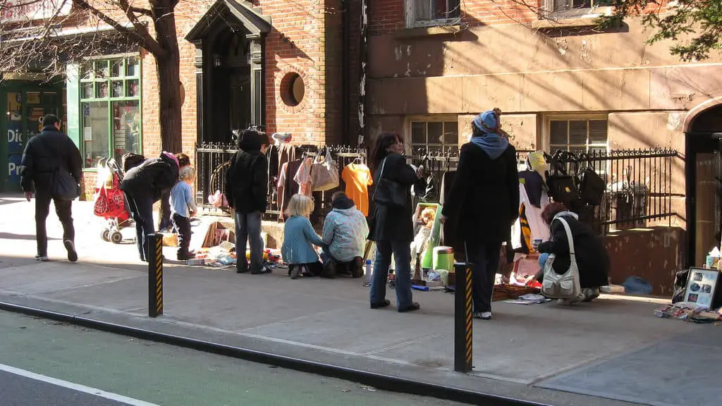 Stoop sale in Brooklyn (Photo: Mike, Flickr.com)