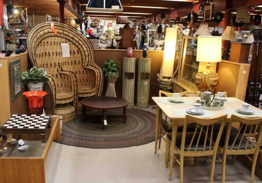 Rhode Island Antiques Mall © Rhode Island Antiques Mall Facebook