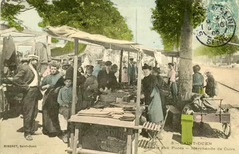 Why is it called a flea market? Saint Ouen Marché aux Puces © Wikipedia