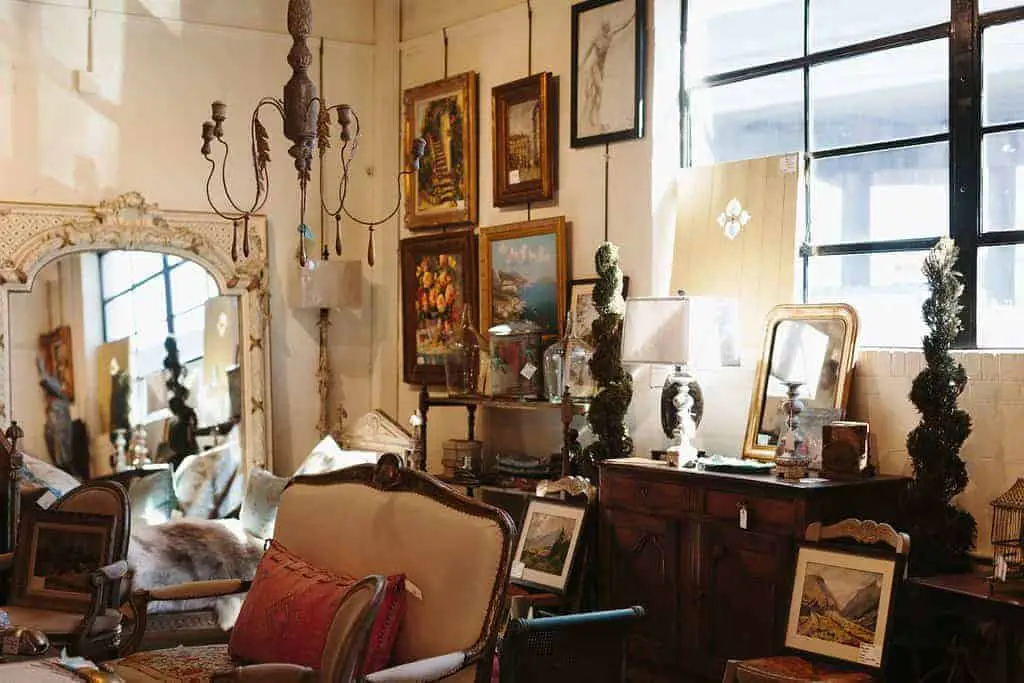 Charleston Antiques District copyright Wynsum Antiques