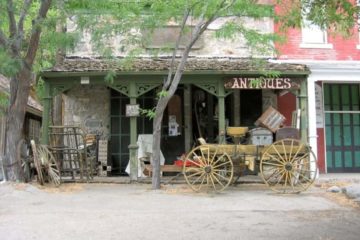 Genoa Antique Store