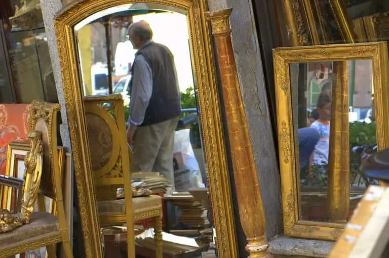 How To Shop Antique Mirrors © Giangi Genta
