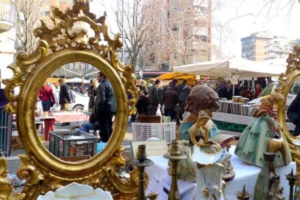 Shop Flea Markets for Vintage Mirrors © Gronda Morin