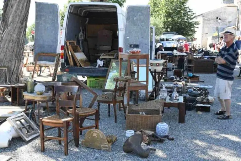 Brocante de Beaucaire copyright beaucaire.fr