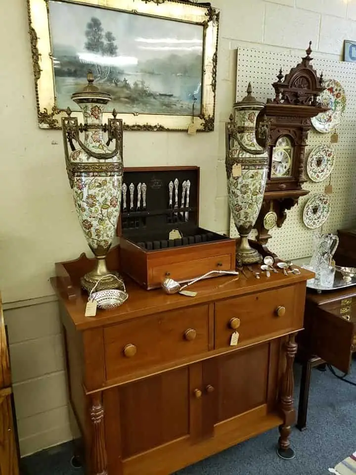 Athens Schoolhouse Antiques 15