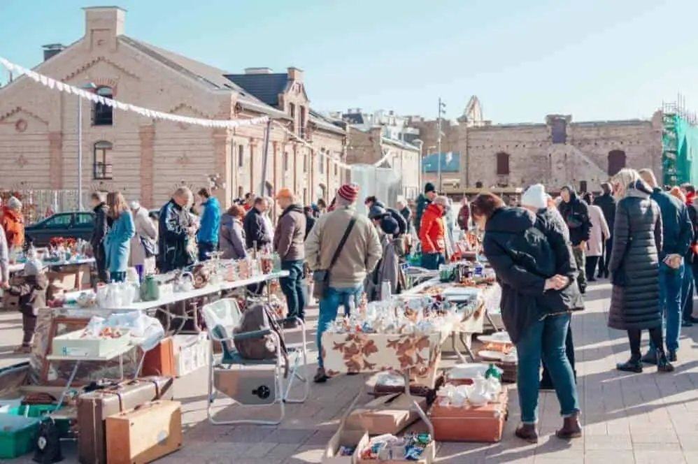 Spikeri flea market 11b Spikeri flea market 11b