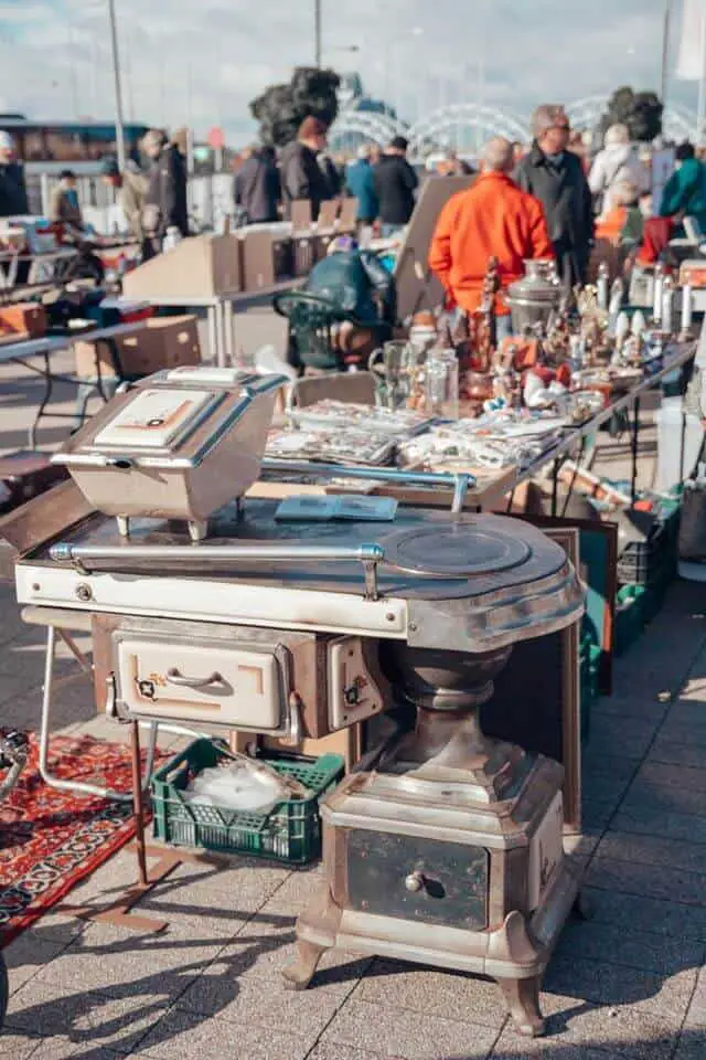 Spikeri flea market 7