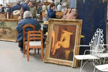 Antique dealer at BrocAntik Market Belgium copyright Antic Market Belgium 1