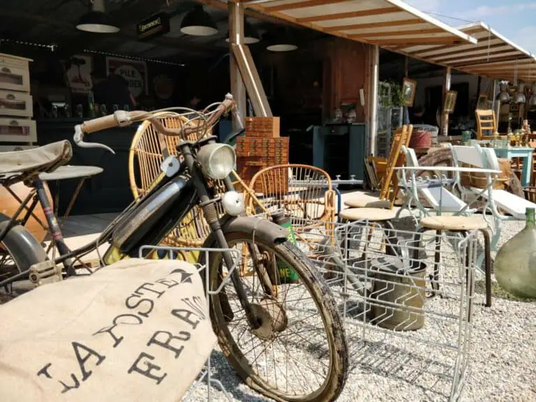 Flea markets in France