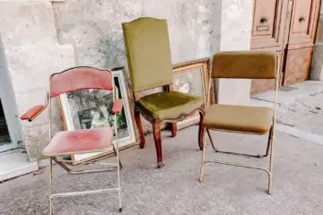 Value antique furniture s o c i a l c u t 7T8vSHYXq4U unsplash