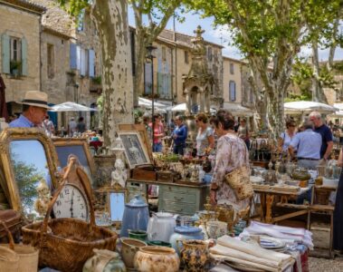 Best flea markets in France